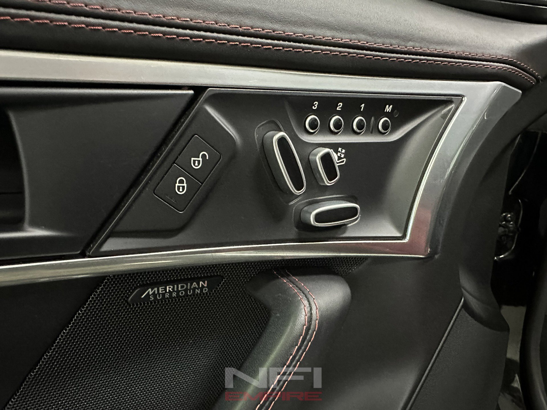 Used 2018 Jaguar F-TYPE R AWD/4WD image 35