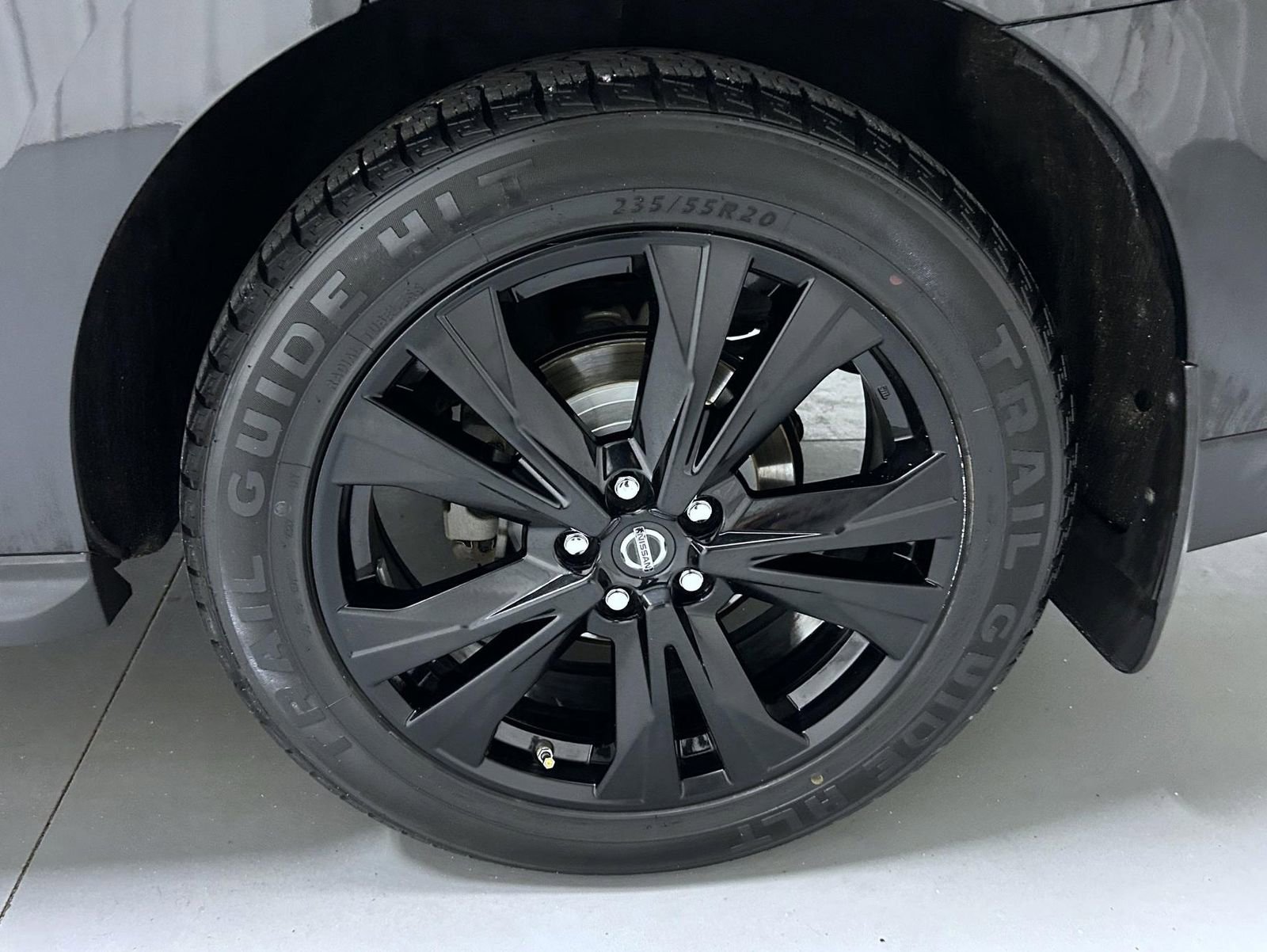 Used 2017 Nissan Pathfinder Platinum w/ Midnight Edition Package image 23