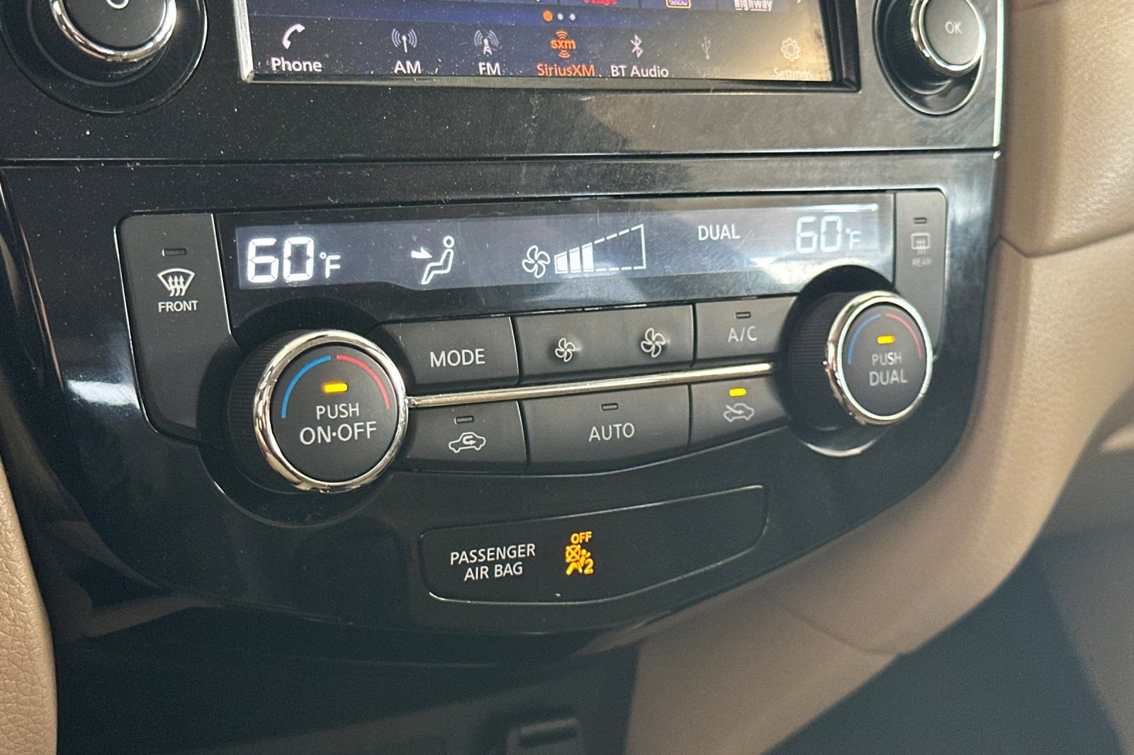 Used 2019 Nissan Rogue SV image 17