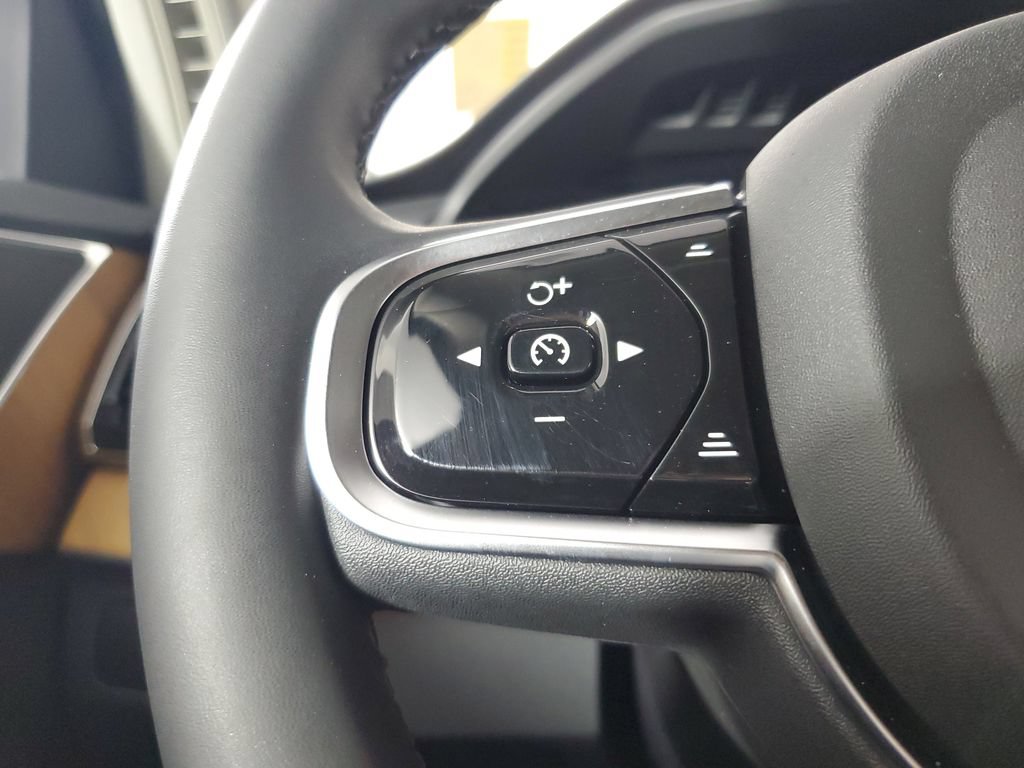 Used 2024 Volvo XC90 B5 Plus AWD/4WD image 27