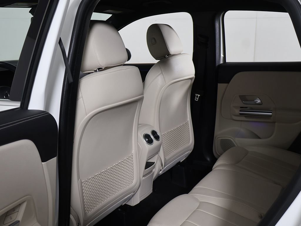 Used 2023 Mercedes-Benz GLA 250 4MATIC w/ Premium Package image 25