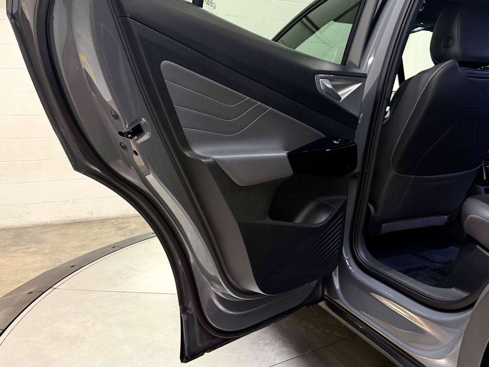 Used 2023 Volkswagen ID.4 S RWD image 15