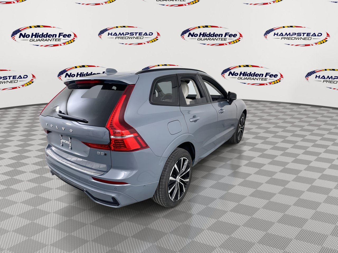 Used 2023 Volvo XC60 B5 Plus AWD/4WD image 9