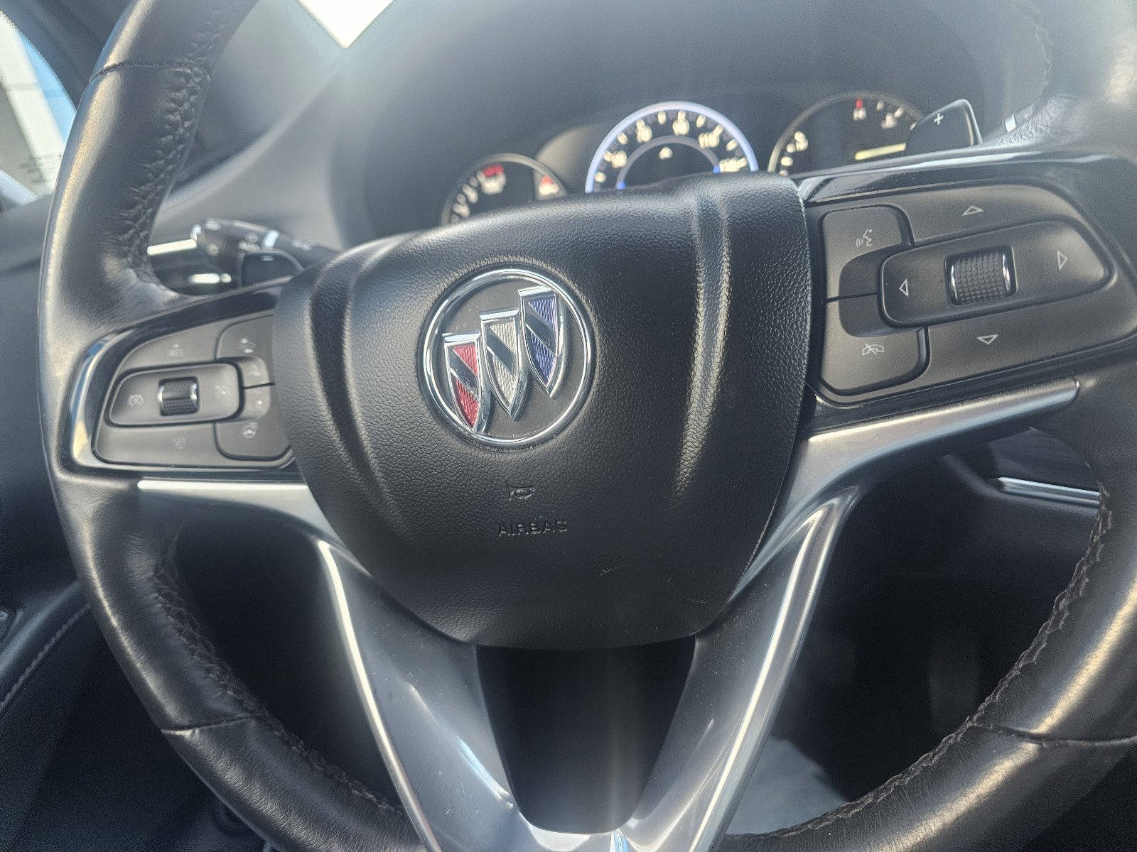 Used 2024 Buick Enclave Premium image 17