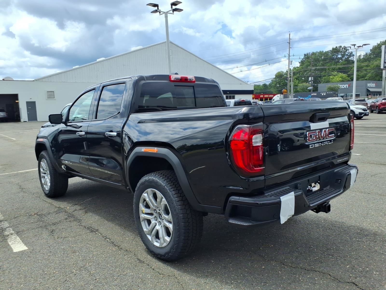 New 2026 GMC Canyon Denali w/ LPO, Denali Black Edition AWD/4WD image 4