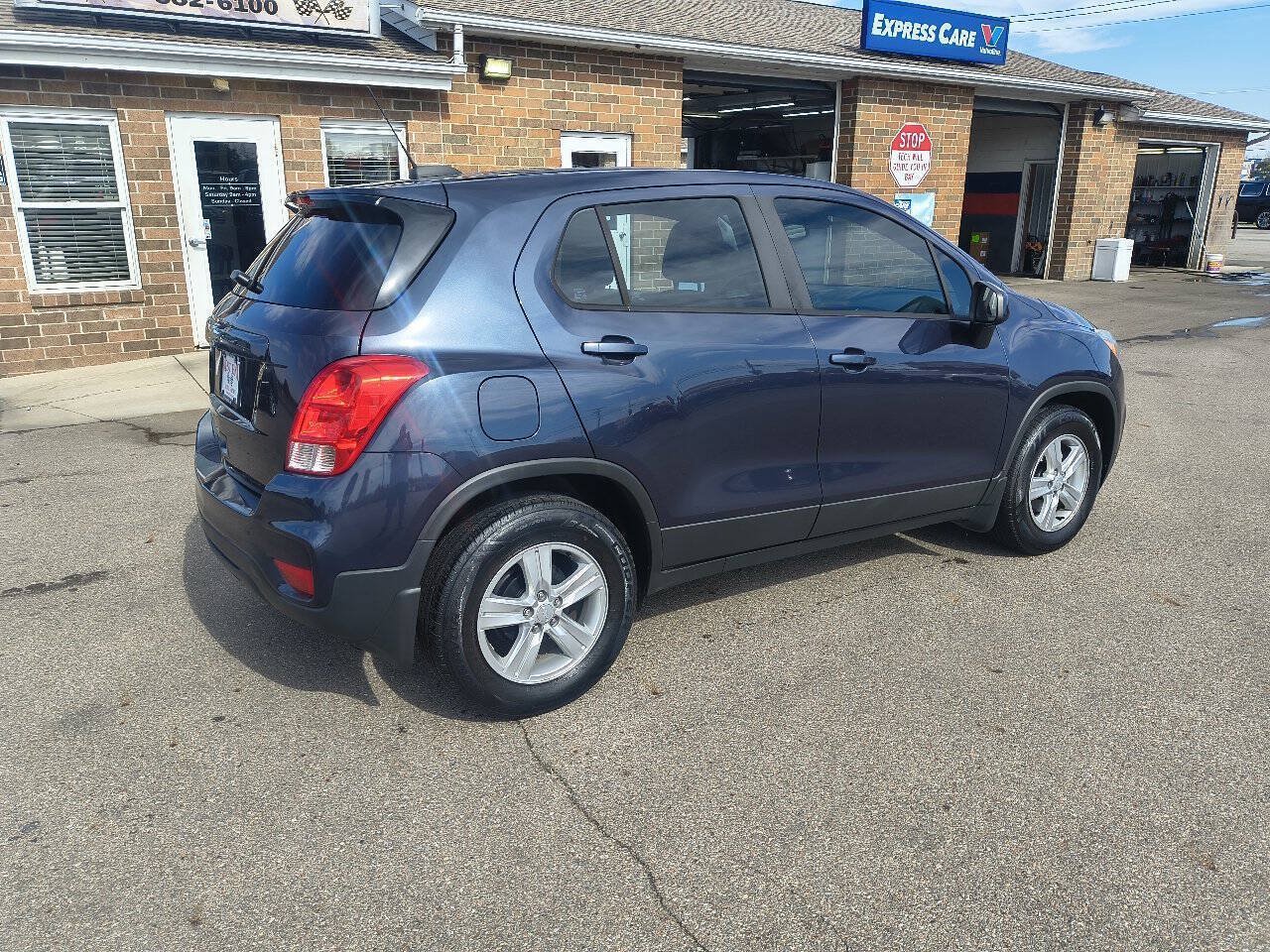 Used 2019 Chevrolet Trax LS FWD image 5