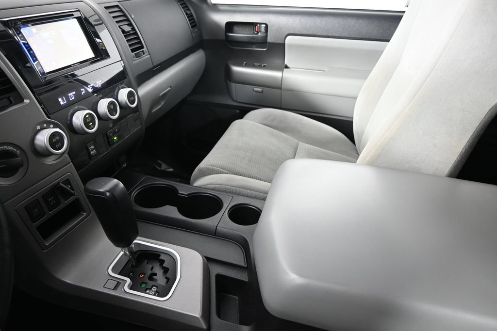 Used 2016 Toyota Sequoia SR5 AWD/4WD image 33