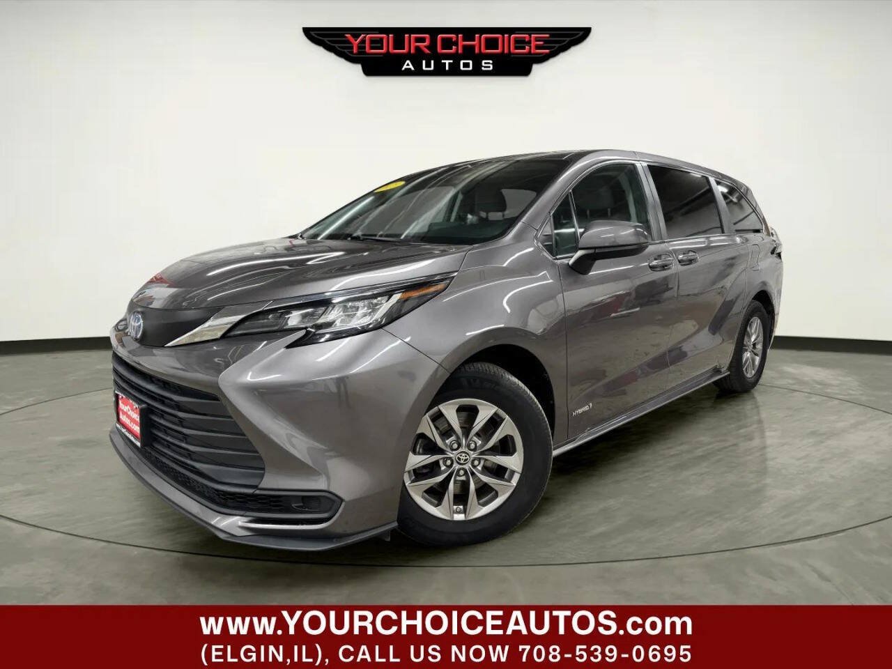 Used 2021 Toyota Sienna LE FWD image 1
