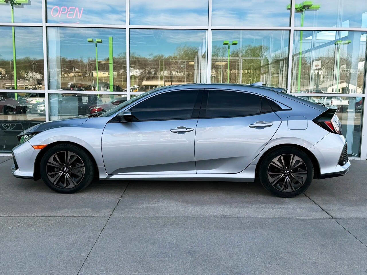 Used 2017 Honda Civic EX image 4