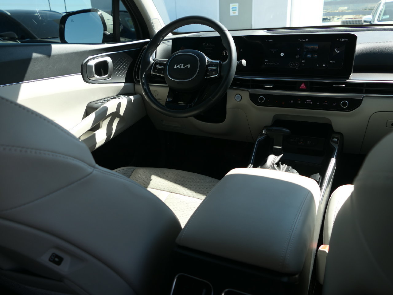 Certified 2025 Kia Sorento EX FWD image 27