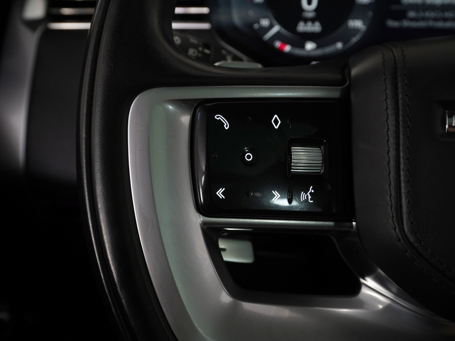 Used 2023 Land Rover Range Rover SE image 17