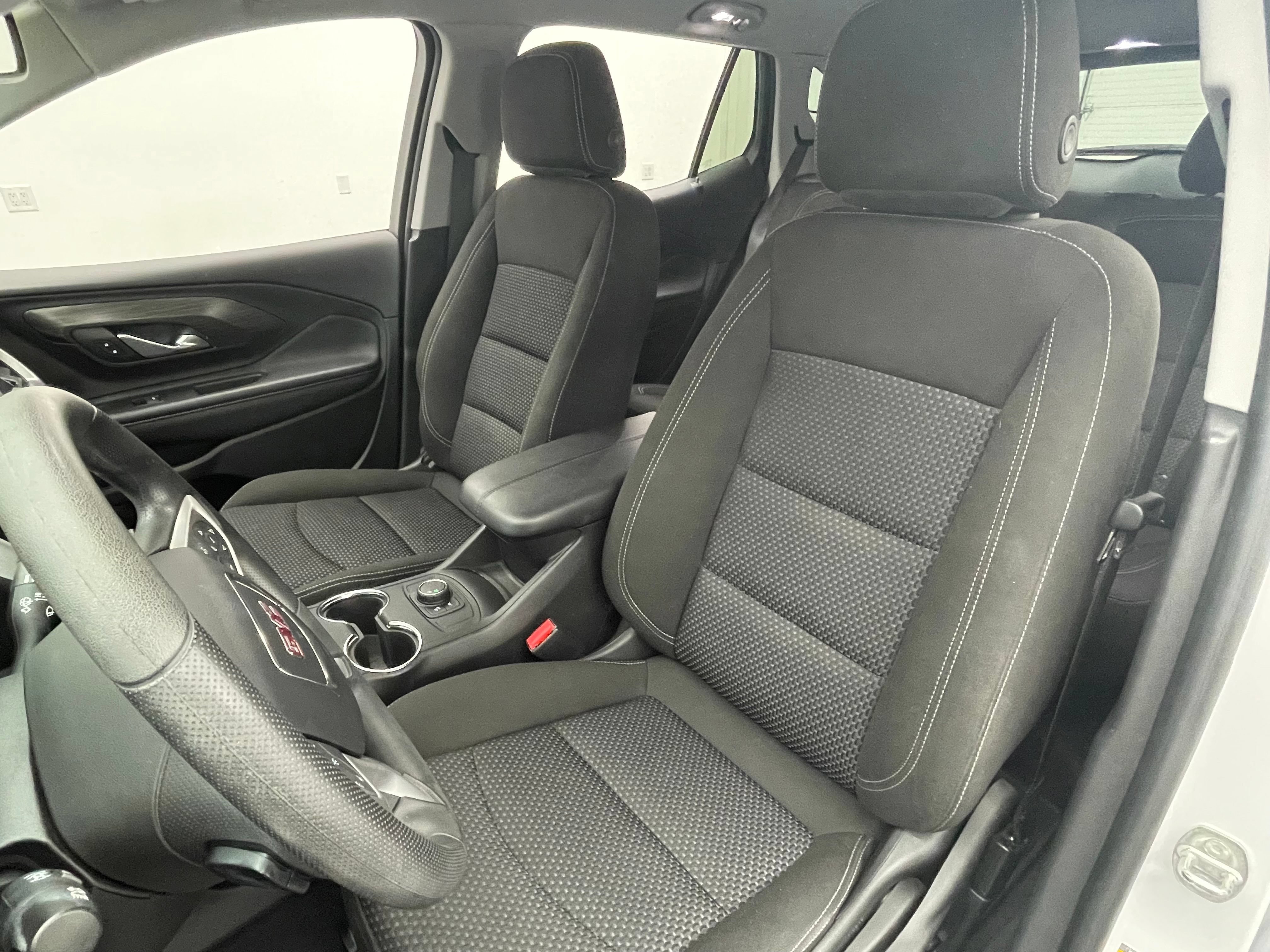 Used 2024 GMC Terrain SLE FWD image 15