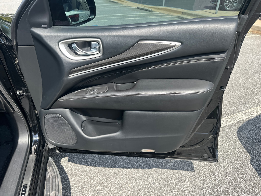 Used 2020 INFINITI QX60 Luxe w/ Essential Package FWD image 12