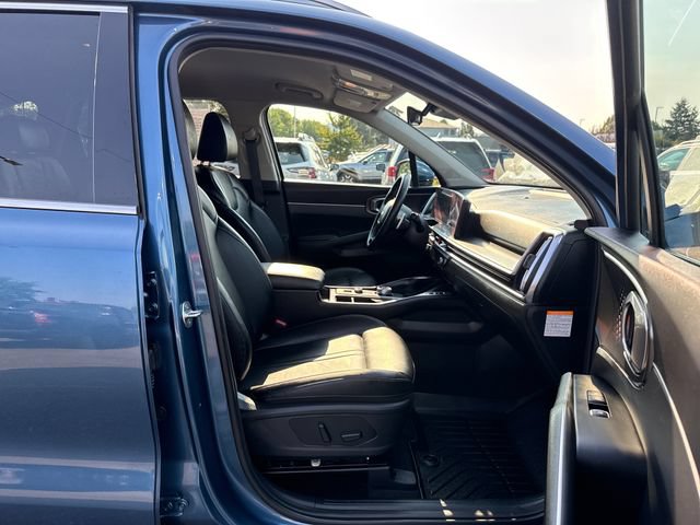 Used 2025 Kia Sorento EX AWD/4WD image 9