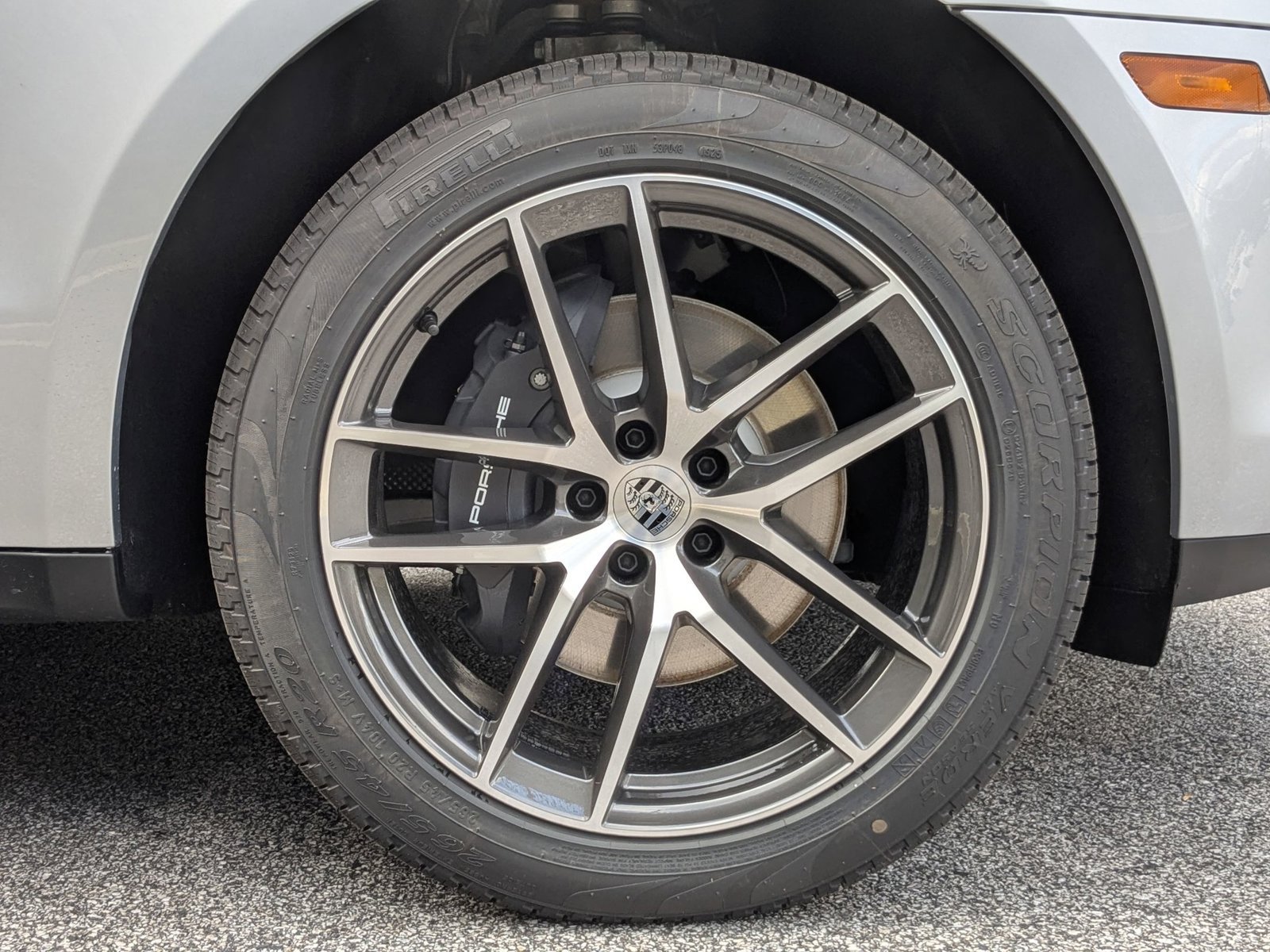 Certified 2026 Porsche Macan AWD/4WD image 30