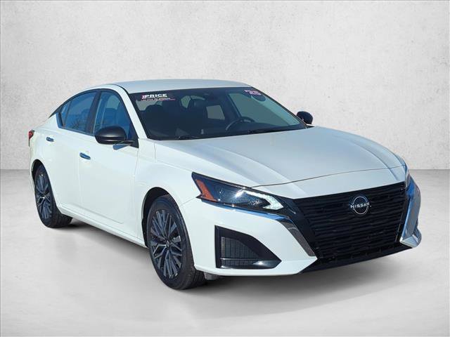 Used 2025 Nissan Altima 2.5 SV image 3