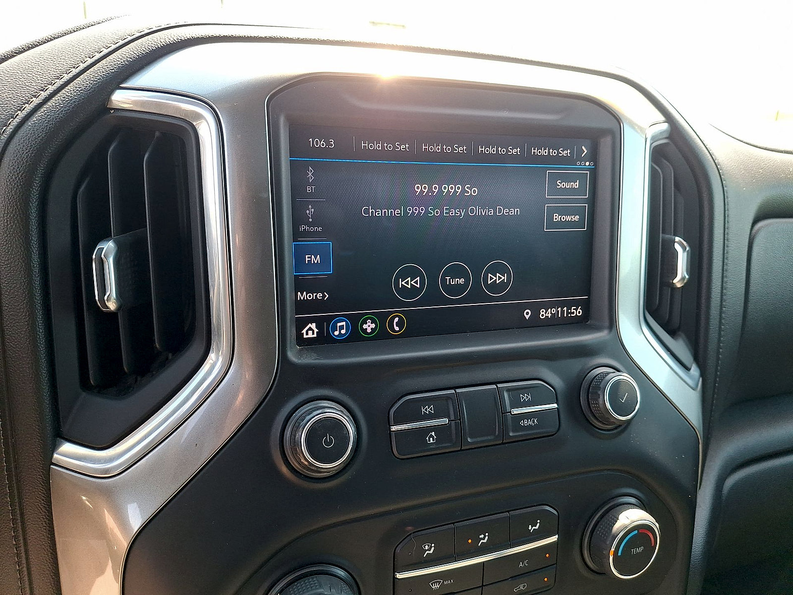 Used 2020 Chevrolet Silverado 1500 LT RWD image 14