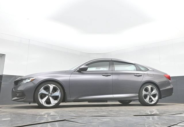 Used 2018 Honda Accord Touring image 32
