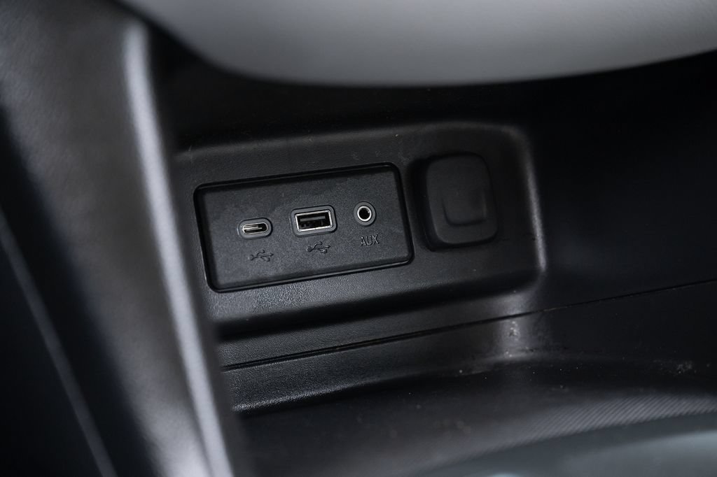 Used 2022 Chevrolet Equinox LS AWD/4WD image 33