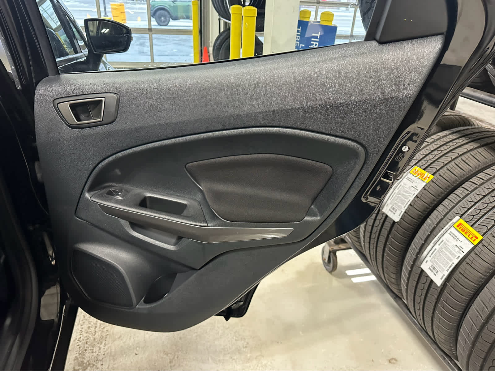 Used 2022 Ford EcoSport SE w/ SE Convenience Package image 28