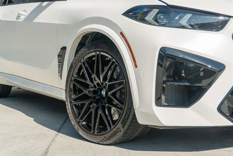 Used 2025 BMW X5 M Competition w/ Executive Package image 32