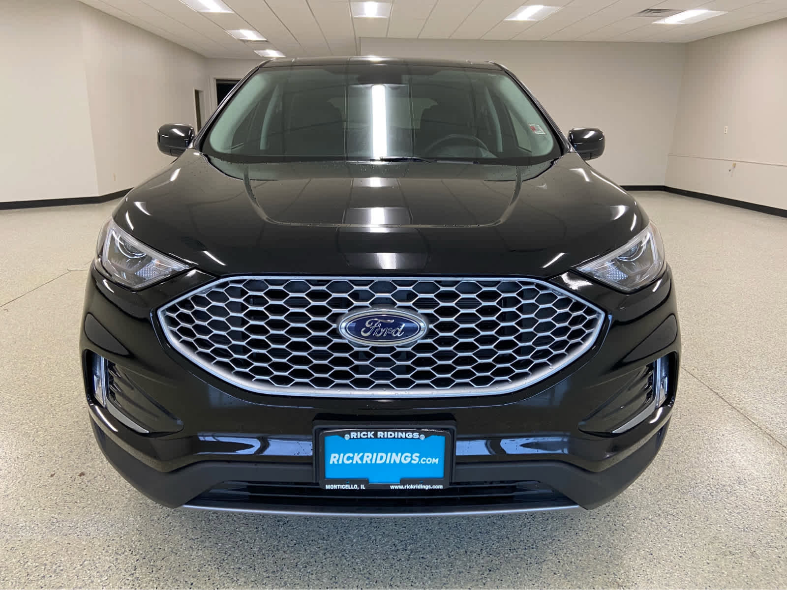 Used 2024 Ford Edge SEL w/ Convenience Package image 3