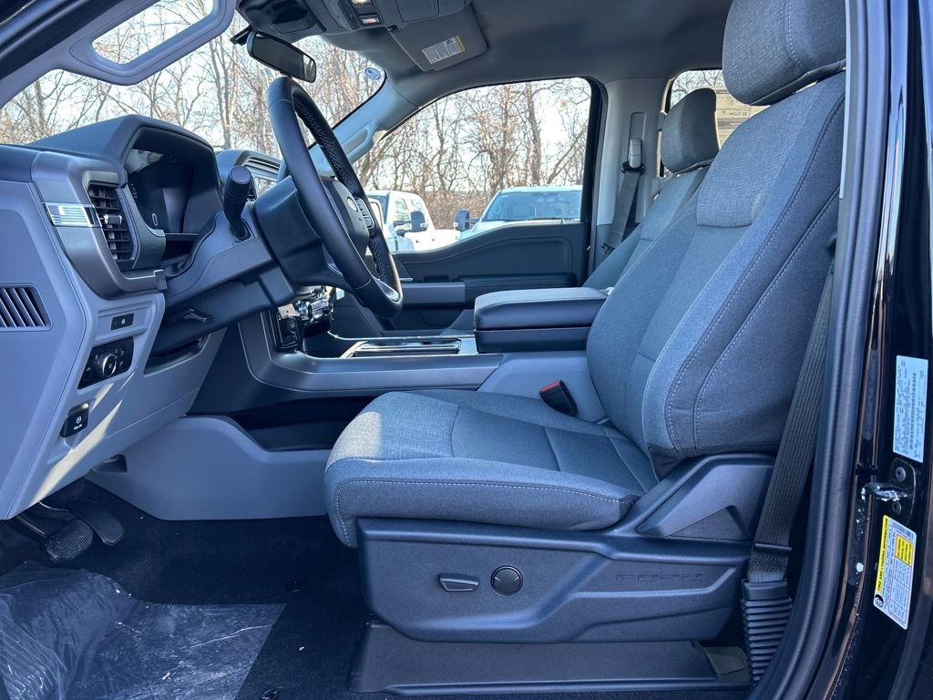 New 2025 Ford F150 XLT w/ Equipment Group 301A Standard image 14