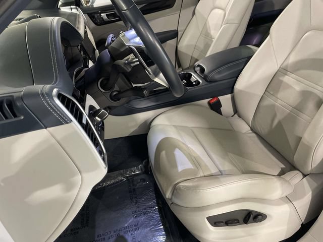 Certified 2022 Porsche Cayenne AWD/4WD image 5