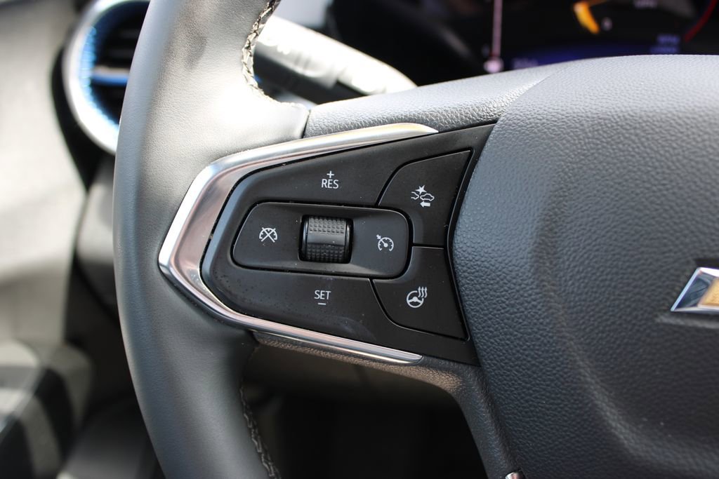 Used 2025 Chevrolet Trax LT w/ LT Convenience Package image 33