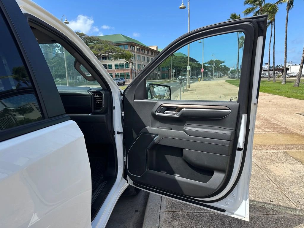 Used 2025 Chevrolet Silverado 1500 LT image 14