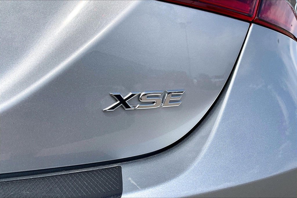 Used 2021 Toyota Camry XSE w/ Carpet Mat Package (TMS) FWD image 8
