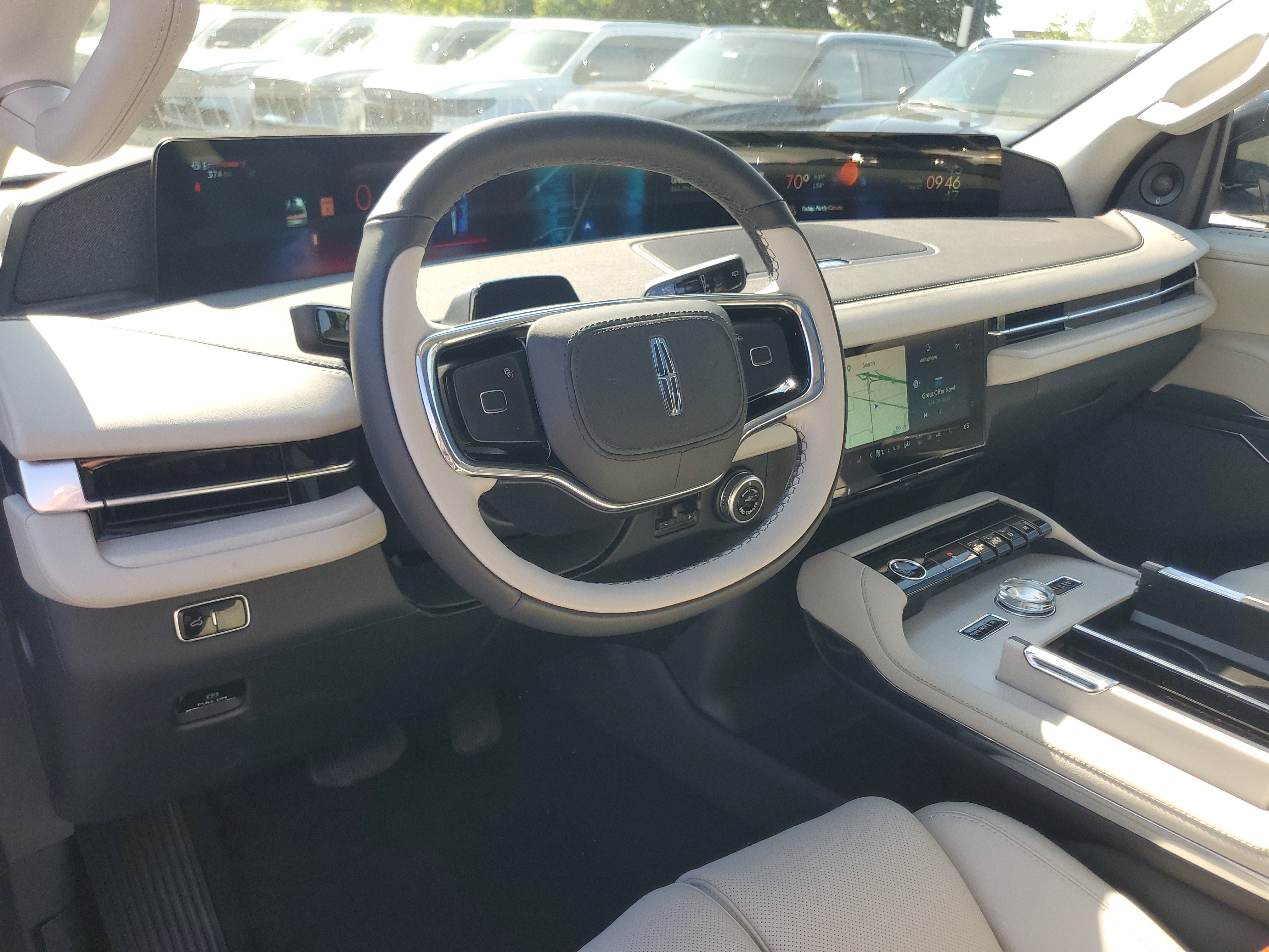 New 2026 Lincoln Navigator Reserve AWD/4WD image 14