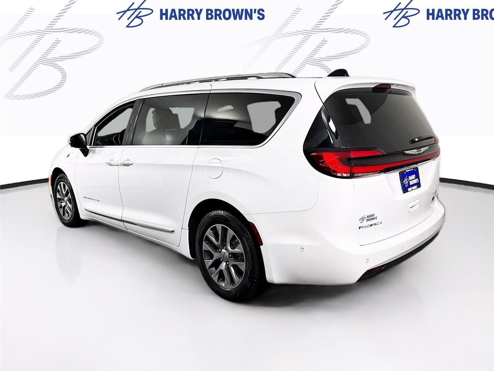 Used 2023 Chrysler Pacifica Pinnacle image 33