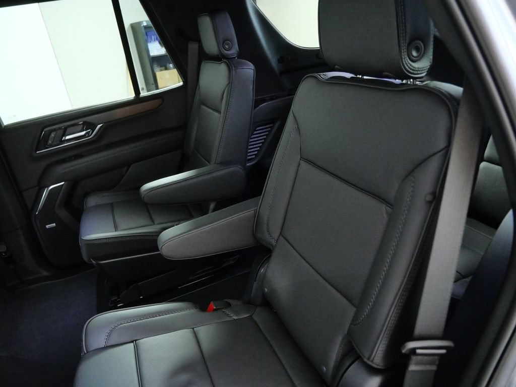 Used 2025 GMC Yukon Denali w/ Sun & Power Step Package AWD/4WD image 15