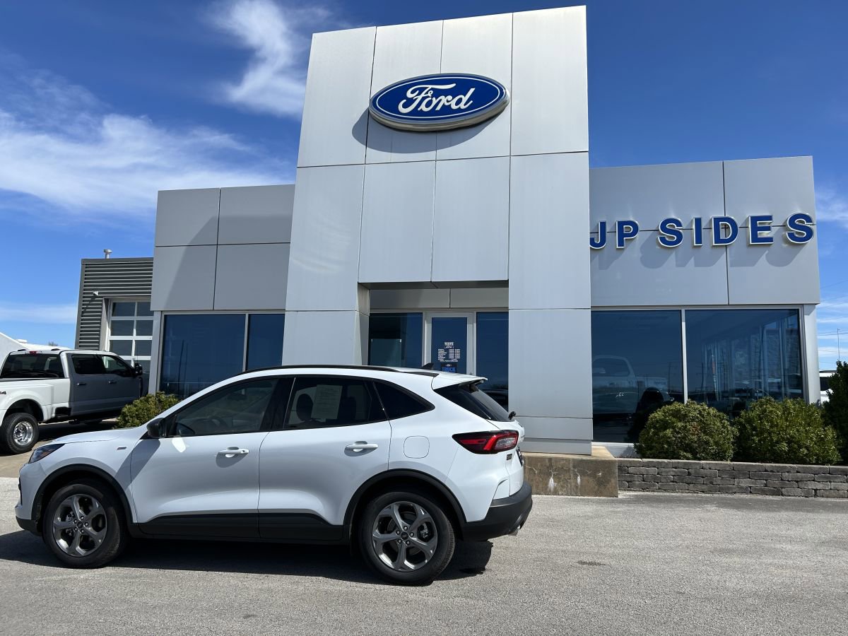 Used 2025 Ford Escape ST-Line image 3