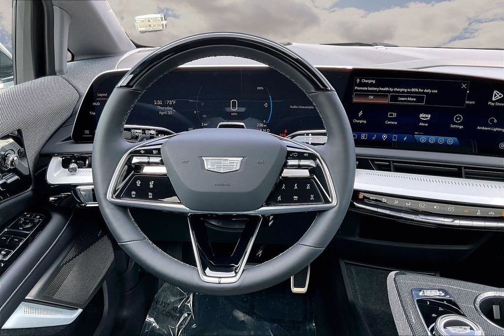 Used 2025 Cadillac Optiq Luxury 2 AWD/4WD image 8