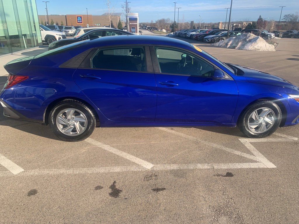 Certified 2024 Hyundai Elantra SE image 6