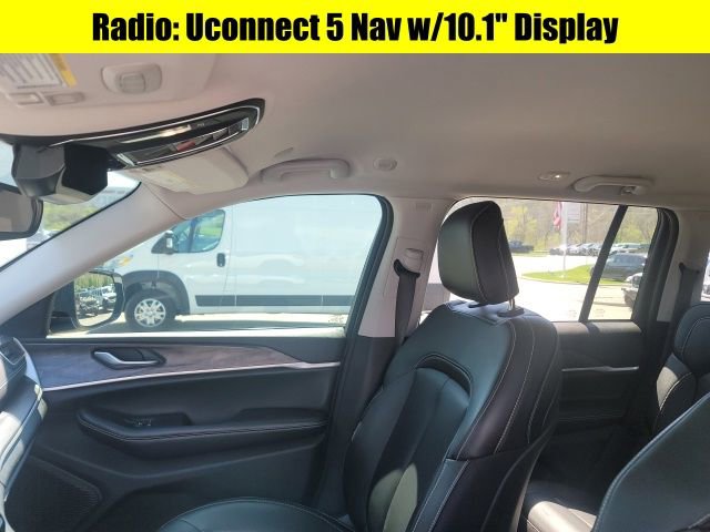 Used 2023 Jeep Grand Cherokee Limited image 11