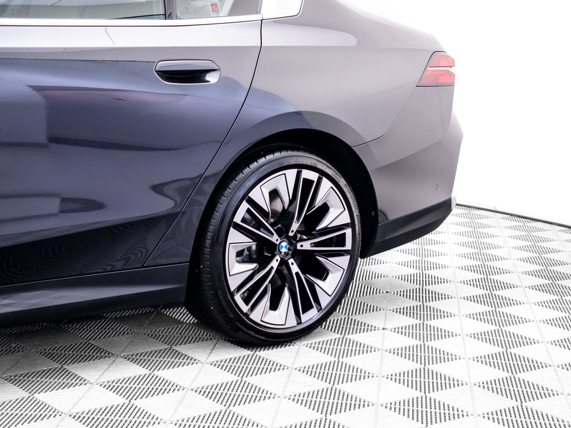 Certified 2026 BMW 540i xDrive AWD/4WD image 36