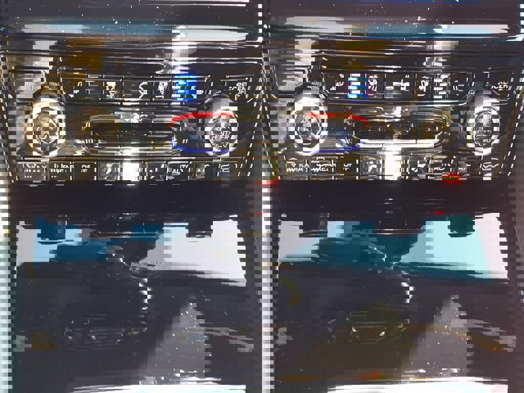 Used 2022 Jeep Grand Cherokee Overland w/ Luxury Tech Group IV image 21