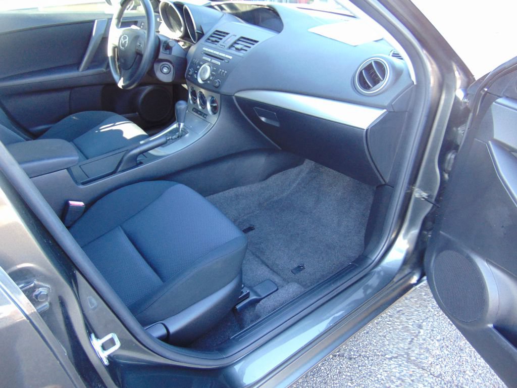 Used 2011 MAZDA MAZDA3 i Touring FWD image 5