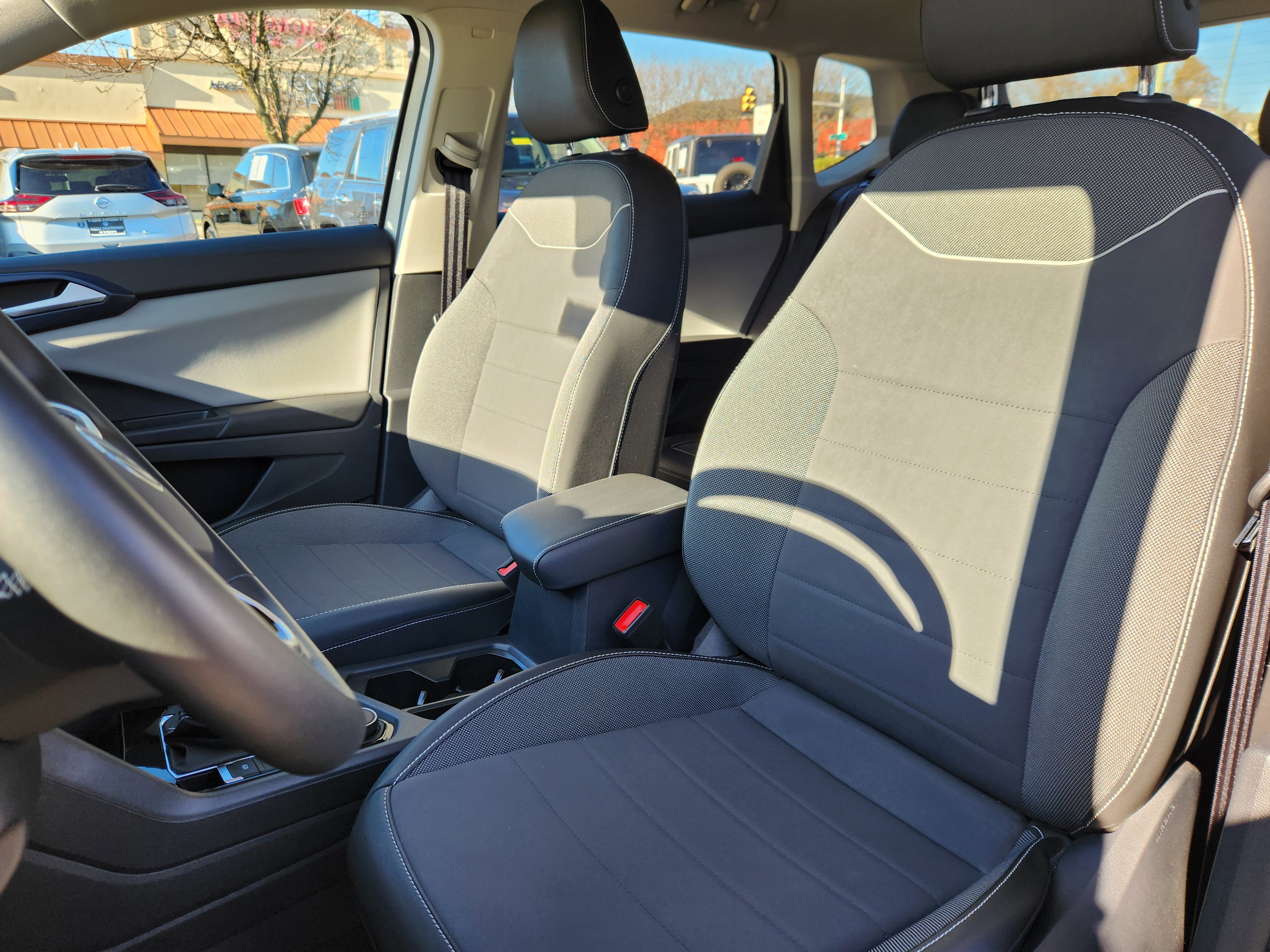 Certified 2023 Volkswagen Taos SE image 7