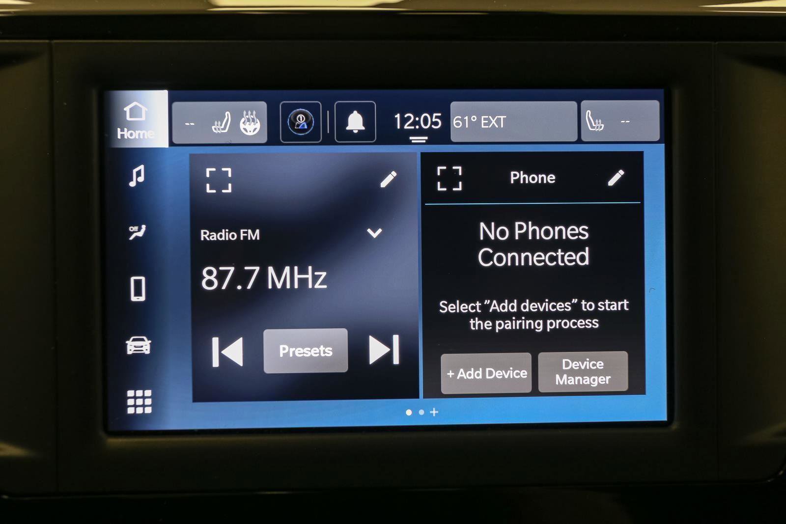 Used 2024 Chrysler Voyager LX image 25