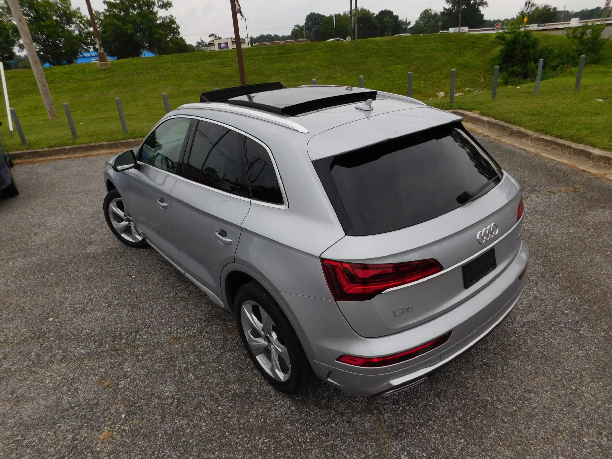 Used 2022 Audi Q5 2.0T Premium Plus AWD/4WD image 8