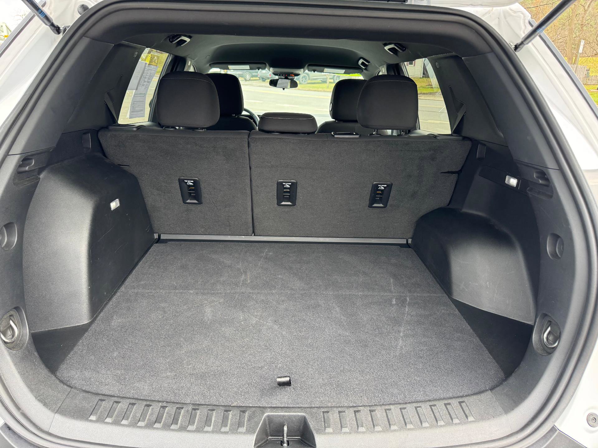 Used 2025 GMC Terrain Elevation image 41