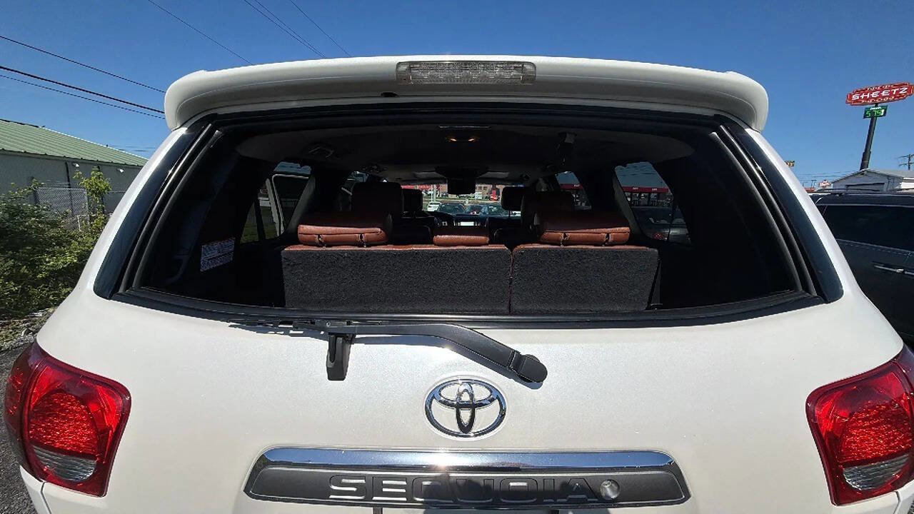 Used 2014 Toyota Sequoia Platinum AWD/4WD image 23