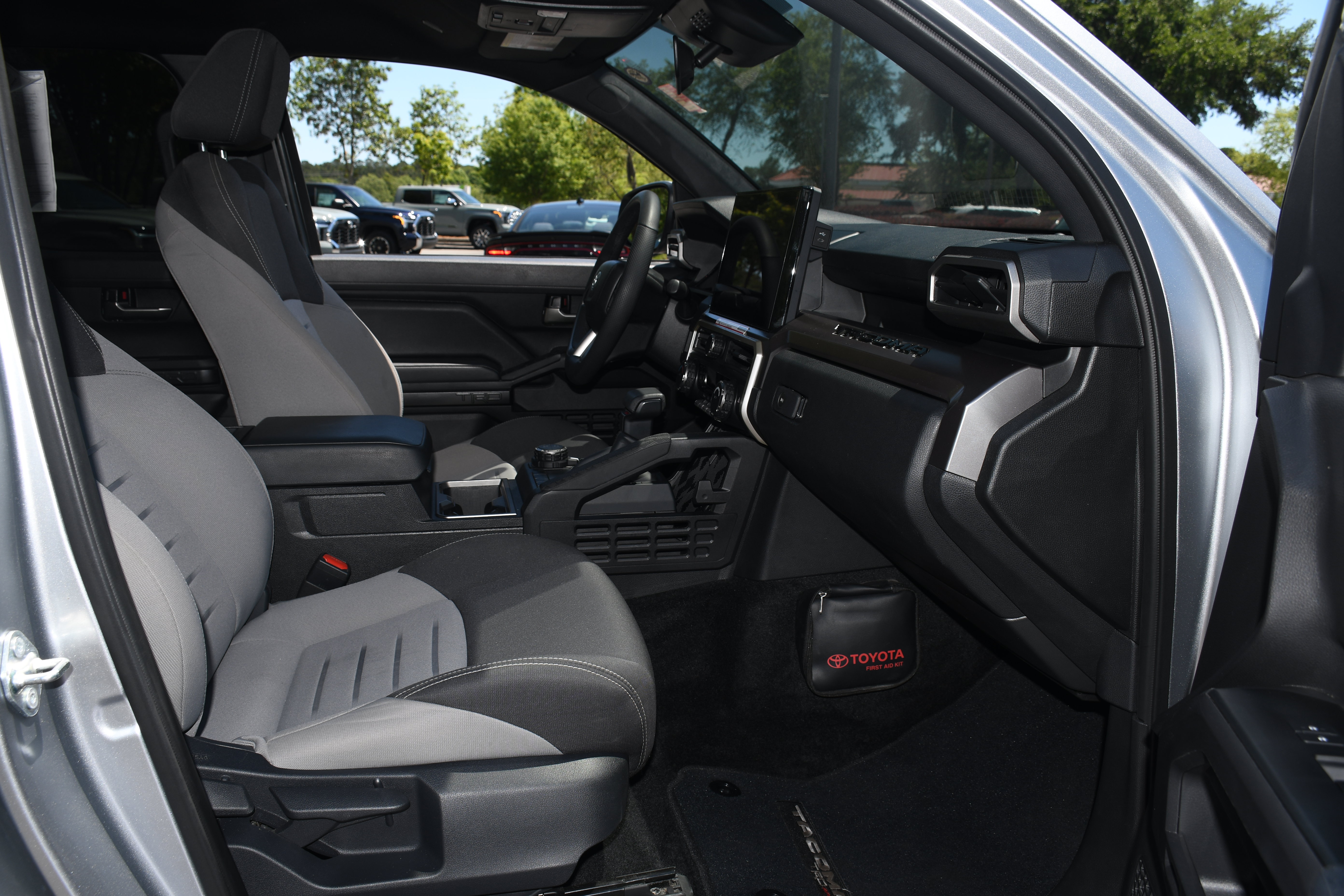Used 2025 Toyota Tacoma TRD Sport AWD/4WD image 19