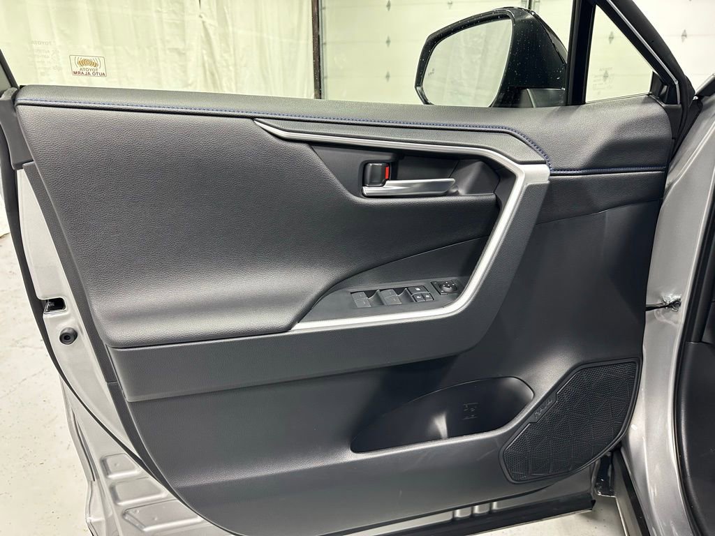 Used 2025 Toyota RAV4 XSE w/ Weather Package image 8