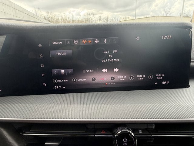 Used 2025 Nissan Murano SV image 22