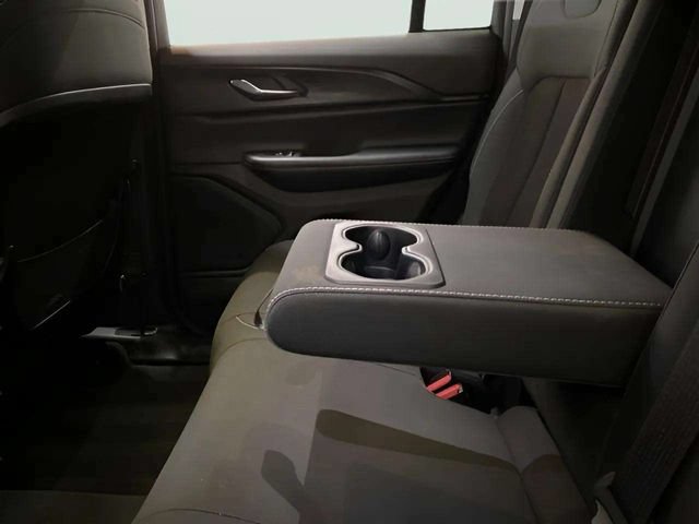 Used 2024 Jeep Grand Cherokee Laredo RWD image 60